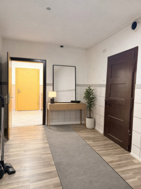 Eingangsbereich (KI Staging) - 5 Zimmer Etagenwohnung in Baiersdorf