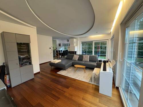 Wohnzimmer - 6 Zimmer Einfamilienhaus zum Kaufen in Düsseldorf