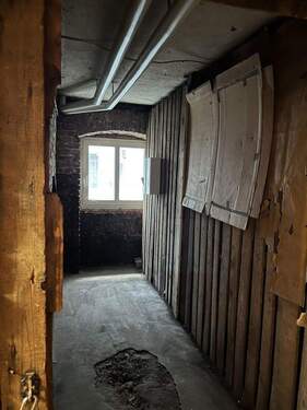 Keller mit Fenster - 