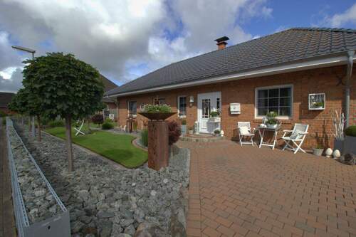 Auffahrt und Eingangsbereich - 