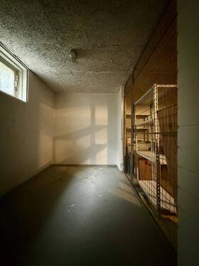 Kellerabstellraum mit Licht und Strom - 