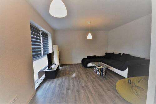 Blick in den Wohnbereich - Barrierefreie moderne Wohnung mit Terrasse und neuer EBK im Stadtzentrum von WSW