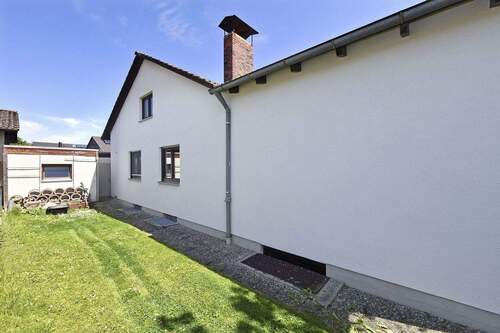 Westseite des Hauses - 6 Zimmer Einfamilienhaus in Vilsbiburg