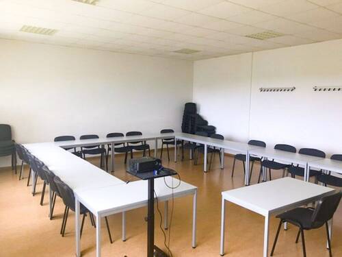 Besprechungsraum - Halle in Niederdorf zur Miete
