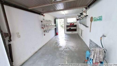 Garage - 