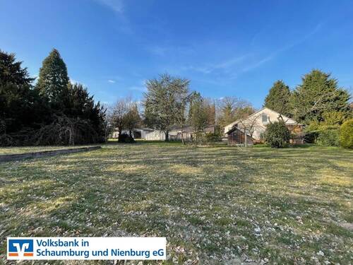 Bild 1 - Zweifamilienhaus mit Nebengebäuden auf herrlichem Grundstück