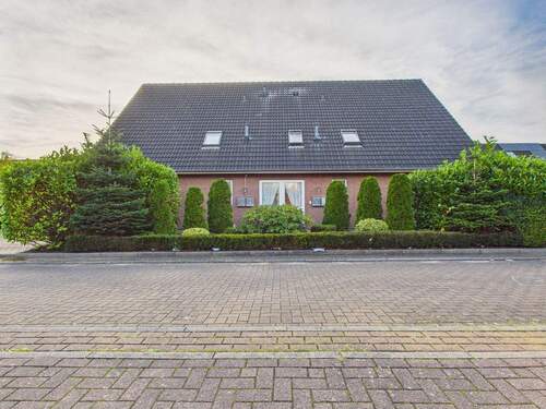 Außenansicht - 1 Zimmer Mehrfamilienhaus, Wohnhaus zum Kaufen in Husum