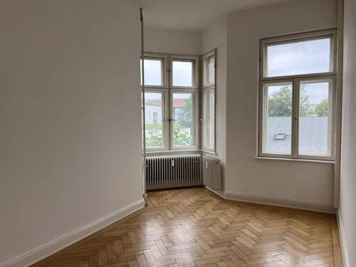Raum 2 - Erkerbüro - 
