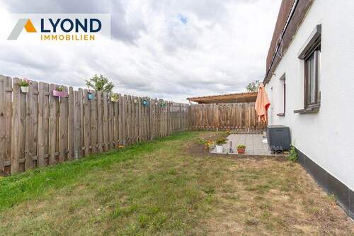 Garten - 1 Zimmer Mehrfamilienhaus, Wohnhaus in Lucka