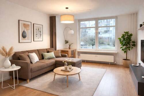 Wohnzimmer (visualisiert) - 2 Zimmer Etagenwohnung zum Kaufen in Berlin