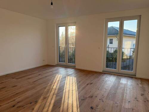 lichtdurchflutetes Schlafzimmer im 1.OG - 