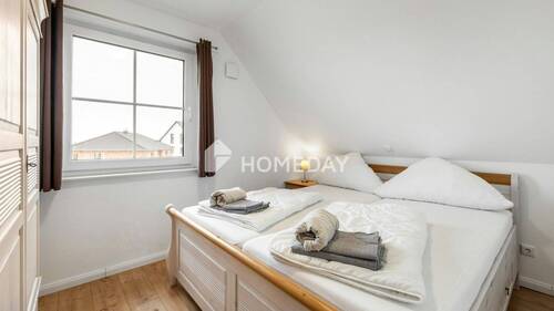 1. OG Schlafzimmer 4 1 - 