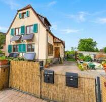 Elegant Wohnen in Böhl-Iggelheim: 5-Zimmer-Einfamilienhaus mit Garten & Spielplatz