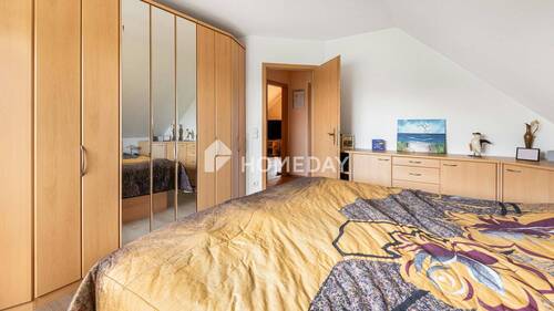 1. OG Schlafzimmer 2 - 