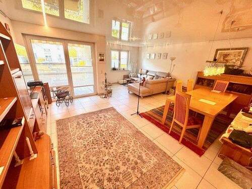 Großzügiger Wohn- und Esszimmerbereich mit Süd-Balkon - 5 Zimmer Etagenwohnung zum Kaufen in Mannheim