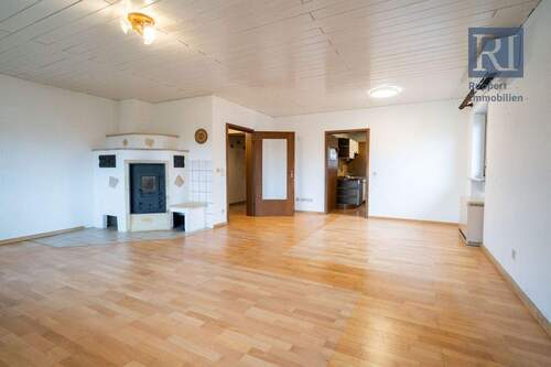 Wohn- und Esszimmer - 5 Zimmer Einfamilienhaus in Kitzingen