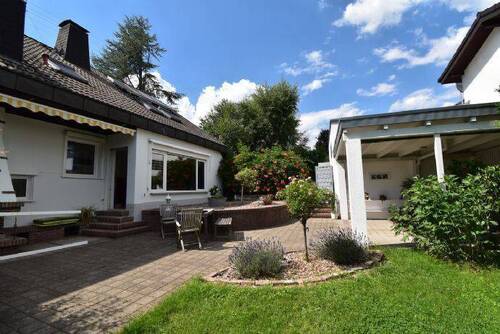 2 - 8 Zimmer Mehrfamilienhaus, Wohnhaus zum Kaufen in Wutöschingen