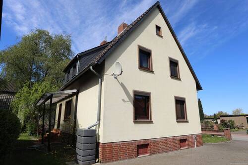 Außenansicht - 6 Zimmer Einfamilienhaus zum Kaufen in Isenbüttel