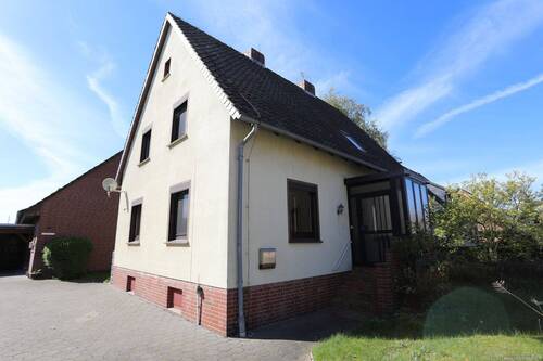 Außenansicht - 6 Zimmer Einfamilienhaus in Isenbüttel