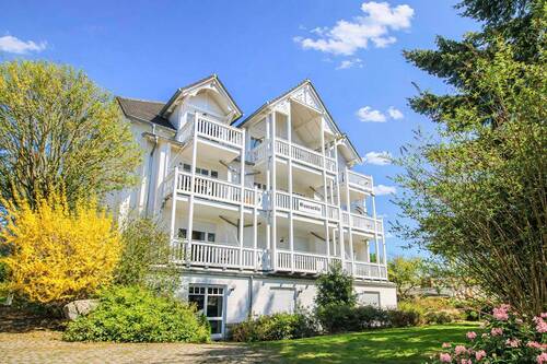 Vorderansicht - Stilvolle Maisonette-Wohnung mit Terrasse, Balkon und Stellplatz