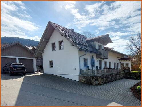 Straßenansicht - 8 Zimmer Mehrfamilienhaus, Wohnhaus zum Kaufen in Sankt Englmar