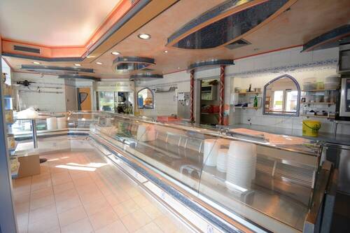 Gewerbeeinheit - Verkaufsladen - 3 Zimmer Mehrfamilienhaus, Wohnhaus zum Kaufen in Wesselburen