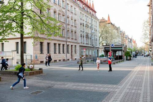 In 3 Minuten an der U-Bahn.jpg - 4 Zimmer Etagenwohnung zum Kaufen in Nürnberg