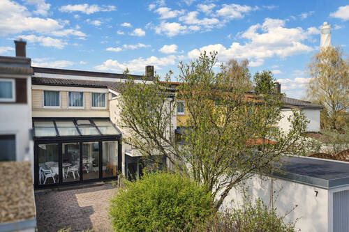 Aussenansicht - Rottweil: Helles Reihenmittelhaus mit Einliegerwohnung, Garage und großem Garten