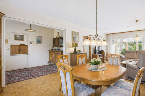 Lichtdurchflutetes Wohnzimmer - 7 Zimmer Reihenmittelhaus in Rottweil