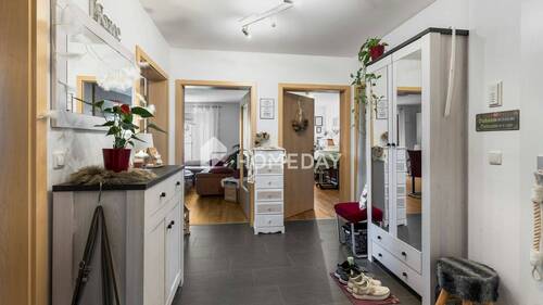 Flur 2 - 3 Zimmer Etagenwohnung zum Kaufen in Schwandorf