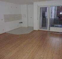 - Wohnung mit Balkon und Fahrstuhl - - Weißenfels