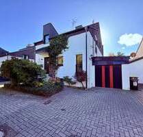 Außergewöhnliches Doppelhaus in Split-Level-Architektur- offene Ebenen, helle Räume und hoher Wohnkomfort - Garbsen Osterwald O. E.