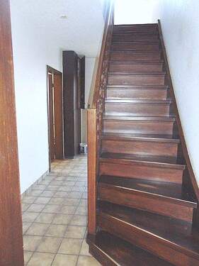 Treppe ins OG.JPG - 