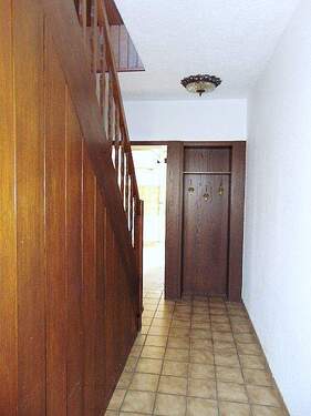 Diele Eingang.JPG - 4 Zimmer Einfamilienhaus in Bedburg