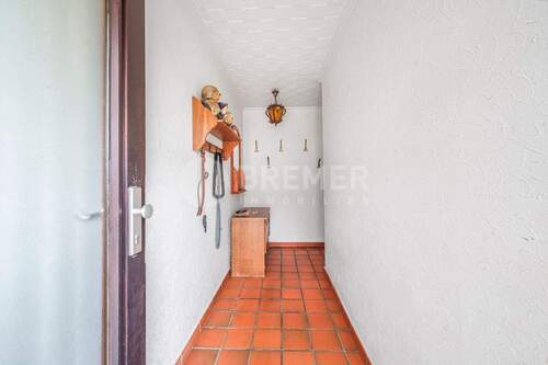 Flur Hintereingang EG - 