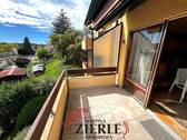 1_Balkon - 3,5 Zimmer Wohnung mit besonderer Aufteilung in gefragter Aussichtslage mit Balkon und Stellplatz!