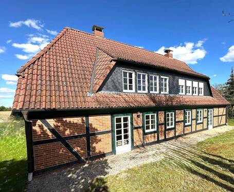 Hausansicht - 8 Zimmer Mehrfamilienhaus, Wohnhaus in Klein-Wootz