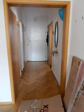 Diele - Etagenwohnung mit 82,00 m&sup2; in Krefeld zum Kaufen