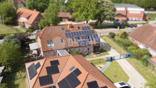 Luftbild - 1 Zimmer Mehrfamilienhaus, Wohnhaus in Eyendorf