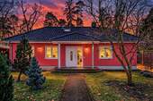 Nachtaufnahme - 5 Zimmer Bungalow zum Kaufen in Schönwalde-Glien