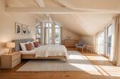 Master-Schlafbereich - (KI generiert) - 9 Zimmer Einfamilienhaus in Straßlach-Dingharting