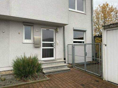 Eingang - 6 Zimmer Doppelhaushälfte zur Miete in Rauenberg