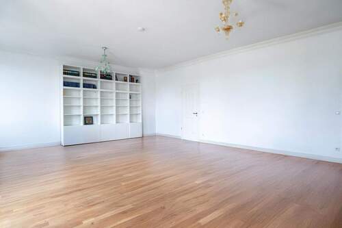 Weitere Ansicht Wohnzimmer - 4 Zimmer Etagenwohnung in Berlin