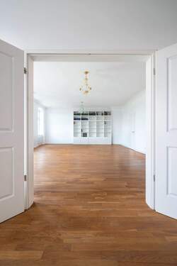 Durchsicht Schlafzimmer in Richtung Wohnzimmer - Etagenwohnung mit 150,00 m&sup2; in Berlin zum Kaufen