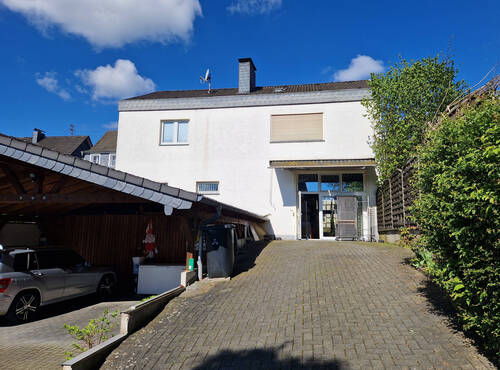 2473 Wohn-/Geschäftshaus in Much - 