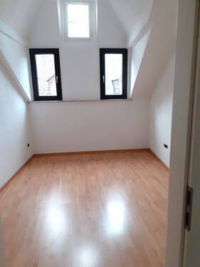 Beispiel: Wohnung Dachgeschoss - 