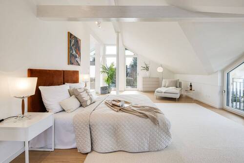 Masterschlafbereich - 9 Zimmer Einfamilienhaus in Straßlach-Dingharting