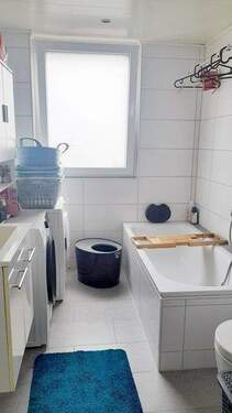 Bad.jpg - Etagenwohnung mit 76,00 m² in Duisburg zur Miete