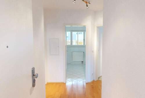 Flur - 2 Zimmer Etagenwohnung zum Kaufen in Hannover