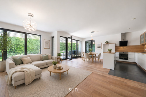 WOHNZIMMER BEISPIELEINRICHTUNG - NEUBAU-FEELING MIT EIGENEM TRAUM-GARTEN! - Luxuriöse 2-Zimmer-Wohnung im Buchrain